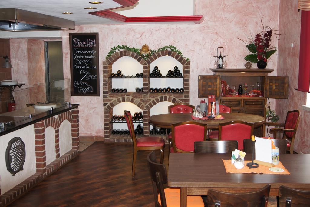 Leinefelde-Worbis Hotel "Drei Rosen" Ohg Regina & Hans - Peter Fassbinder מראה חיצוני תמונה